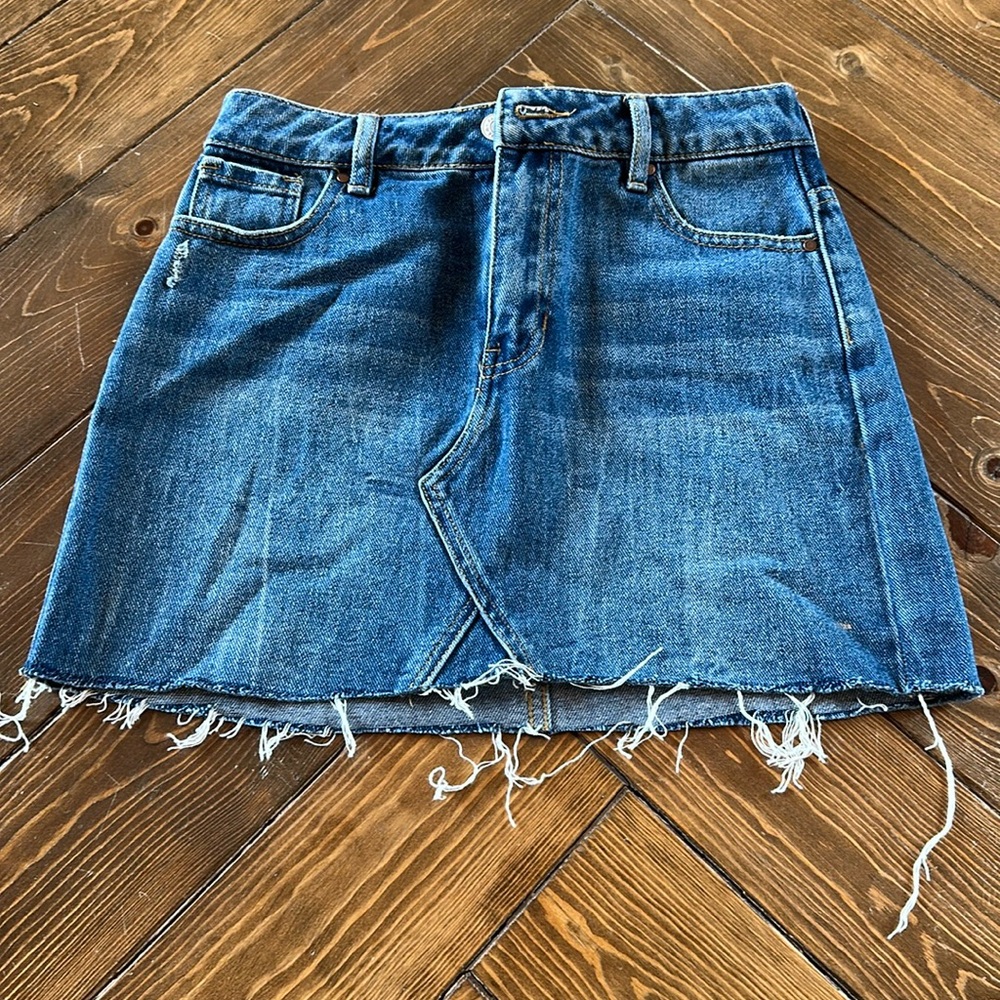 Women’s PacSun distressed jean skirt size 24